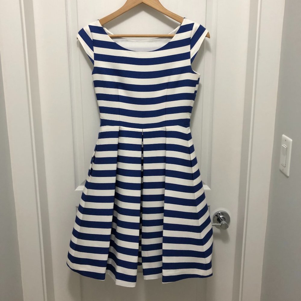 ✨HOST PICK✨ Kate Spade Striped Pleated Skater Dress - Size 0 - Picture 2 of 8